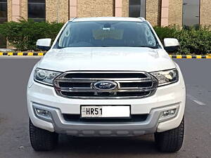Second Hand Ford Endeavour Trend 2.2 4x2 AT in Delhi