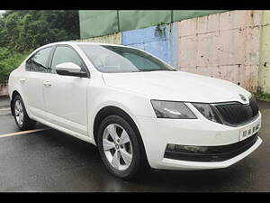 Second Hand Skoda Octavia 2.0 TDI CR Ambition in Mumbai