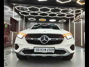 Second Hand मर्सिडीज़ बेंज़ GLC 300 4मैटिक in मुंबई