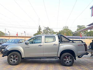 Second Hand Isuzu D-Max V-Cross 4x4 in Guwahati