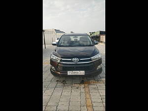 Second Hand Toyota Innova Crysta 2.4 G 8 STR [2016-2017] in Hyderabad