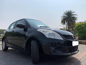 Second Hand Maruti Suzuki Swift LXi in Navi Mumbai