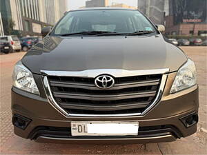 Second Hand Toyota Innova 2.5 G BS III 8 STR in Delhi