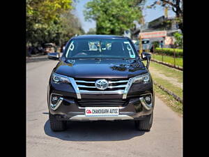 Second Hand Toyota Fortuner 2.8 4x4 AT in Chandigarh