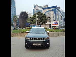 Second Hand महिंद्रा xuv300 w6 1.5 डीज़ल एएमटी [2020] in दिल्ली