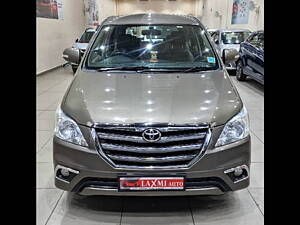 Second Hand Toyota Innova 2.5 VX 8 STR BS-IV in Thane