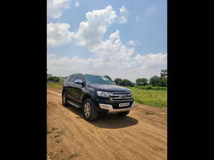 Second Hand Ford Endeavour Titanium 3.2 4x4 AT in Nashik