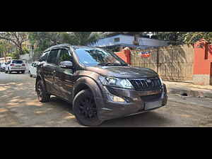 Second Hand మహీంద్రా xuv500	 డబ్ల్యూ10 ఆటోమేటిక్ in ముంబై