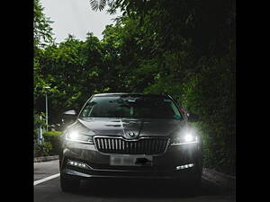 Second Hand Skoda Superb L&K AT in Delhi