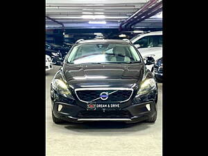 Second Hand Volvo V40 Cross Country T4 Momentum in Mumbai