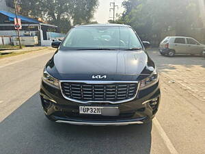 Second Hand Kia Carnival Prestige 7 STR in Lucknow