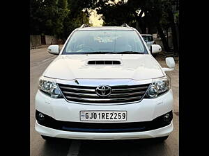 Second Hand Toyota Fortuner 4x2 AT in Ahmedabad