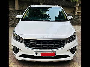 Second Hand Kia Carnival Limousine Plus 7 STR in Pune