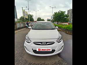 Second Hand हुंडई वरना फ़्लूइडीक 1.6 crdi sx in अहमदाबाद