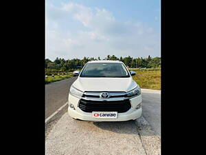 Second Hand Toyota Innova Crysta 2.4 V Diesel in Kollam