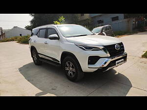 Second Hand Toyota Fortuner 2.8 4x2 MT [2016-2020] in Hyderabad