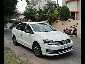 Second Hand Volkswagen Vento Highline Diesel AT in Vadodara