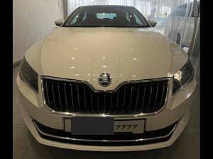 Second Hand Skoda Superb Style TSI AT in Hyderabad