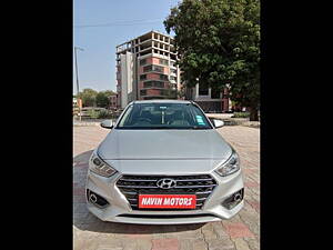 Second Hand Hyundai Verna SX 1.6 CRDi in Ahmedabad