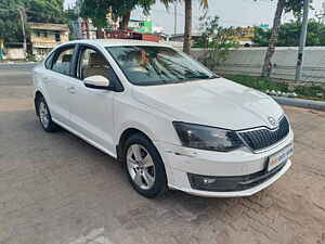 Second Hand स्कोडा रैपिड स्टाइल 1.5 tdi in पॉन्डिचेरी