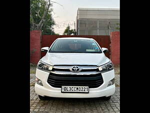 Second Hand Toyota Innova Crysta 2.4 V Diesel in Delhi