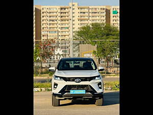 Second Hand Toyota Fortuner 2.8 4X2 AT in Mohali