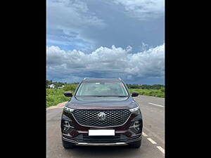 Second Hand MG Hector Plus Sharp 1.5 Petrol Turbo CVT 6-STR in Kochi