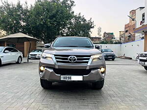 Second Hand Toyota Fortuner 2.8 4x2 AT [2016-2020] in Delhi