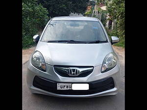 Second Hand Honda Brio V MT in Agra