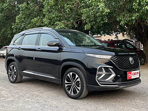 Second Hand MG Hector Plus Sharp 1.5 Petrol Turbo CVT 6-STR in Noida