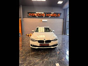 Second Hand BMW 3-Series 320i Luxury Line in Greater Noida