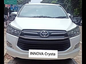 Second Hand Toyota Innova Crysta 2.4 G 7 STR [2016-2017] in Kanpur