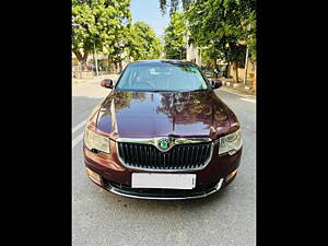 Second Hand Skoda Superb Elegance TSI AT in Delhi