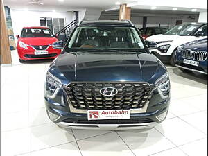 Second Hand Hyundai Alcazar Signature (O) 6 STR 2.0 Petrol AT Dual Tone in Bangalore