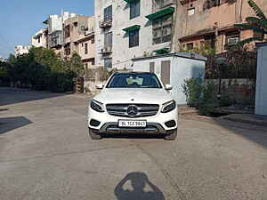 Second Hand मर्सिडीज़ बेंज़ GLC 300 प्रोग्रेसिव in दिल्ली