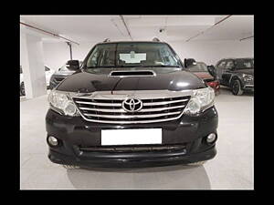 Second Hand Toyota Fortuner 3.0 4x2 MT in Mumbai