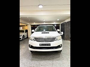 Second Hand Toyota Fortuner 4x2 AT in Delhi