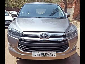 Second Hand Toyota Innova Crysta 2.4 V Diesel in Kanpur