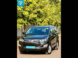 Second Hand Toyota Innova Crysta 2.4 V Diesel in Mohali