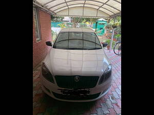 Second Hand Skoda Rapid 1.5 TDI CR Ambition AT with Alloy Wheels in Mohali