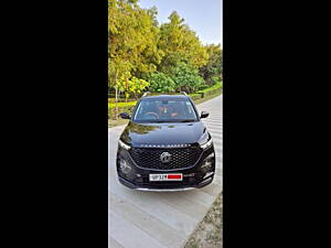 Second Hand MG Hector Plus Sharp 2.0 Diesel Turbo MT 6-STR in Lucknow