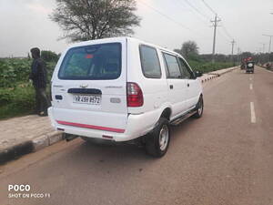 Second Hand Chevrolet Tavera Neo 3-10 STR BS-III in Chandigarh