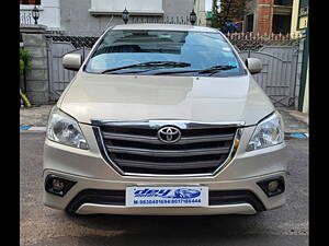 Second Hand Toyota Innova 2.5 G 8 STR BS-IV in Kolkata