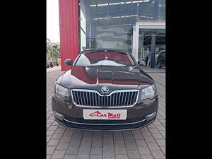 Second Hand Skoda Superb Elegance TDI AT in Nashik