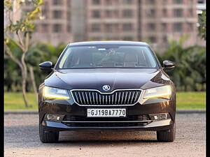 Second Hand Skoda Superb L&K TDI AT in Surat