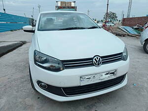 Second Hand Volkswagen Vento Highline Petrol AT in Mohali
