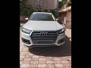 Second Hand Audi Q7 45 TDI Technology Pack in Delhi