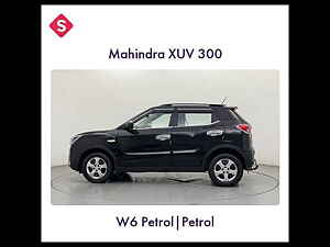 Second Hand महिंद्रा xuv300 w6 1.2 पेट्रोल in लखनऊ