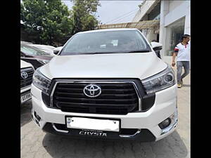 Second Hand Toyota Innova Crysta VX 2.4 8 STR in Guwahati