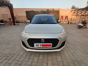 Second Hand Maruti Suzuki Swift VXi AMT in Gurgaon